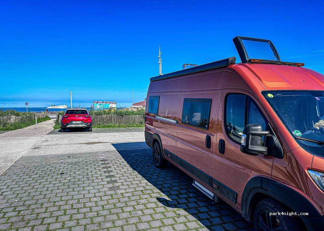 (62100) Calais - 76 Rue du Maréchal de Lattre de Tassigny — foto 3