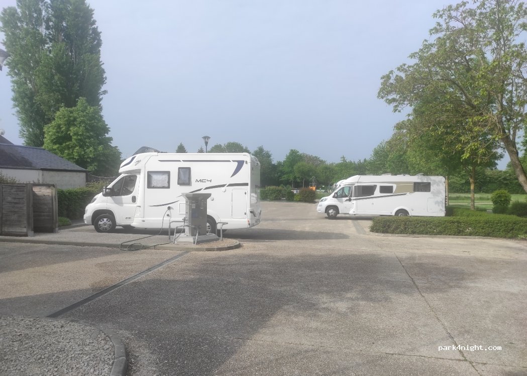 Aire de camping-cars Dry — foto 2