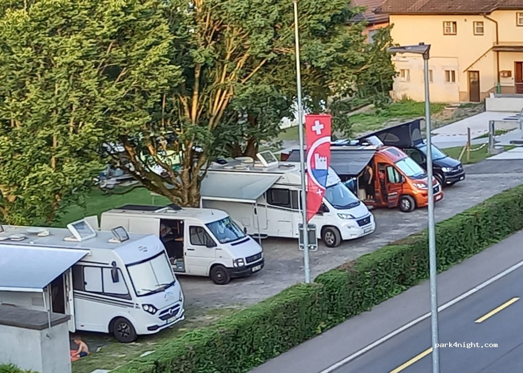Stellplatz Badi Lauerz — foto