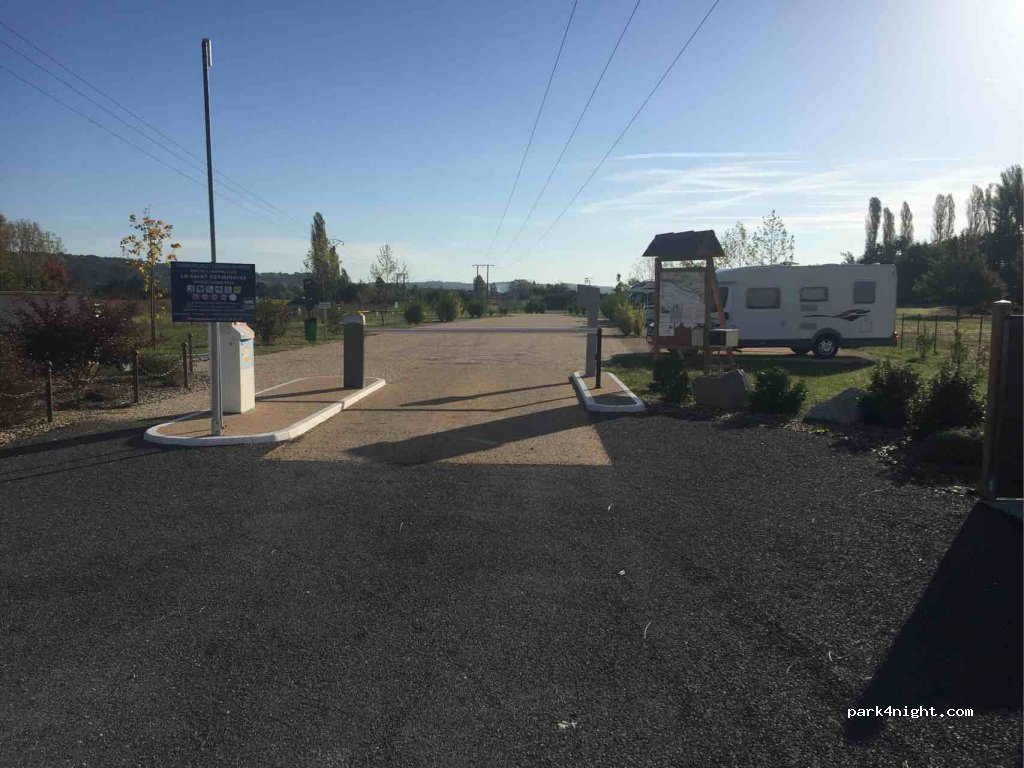 Aire de Camping-Car La Saintgerminoise — foto 2