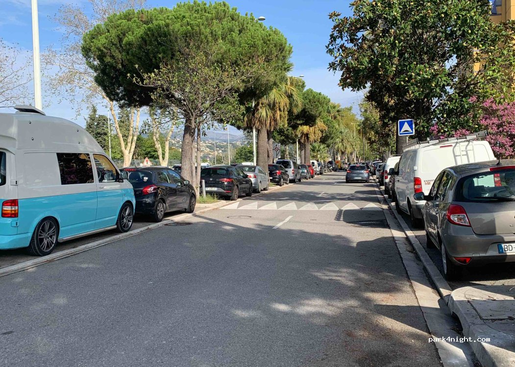 (06200) Nice - 226 Route de Grenoble — foto