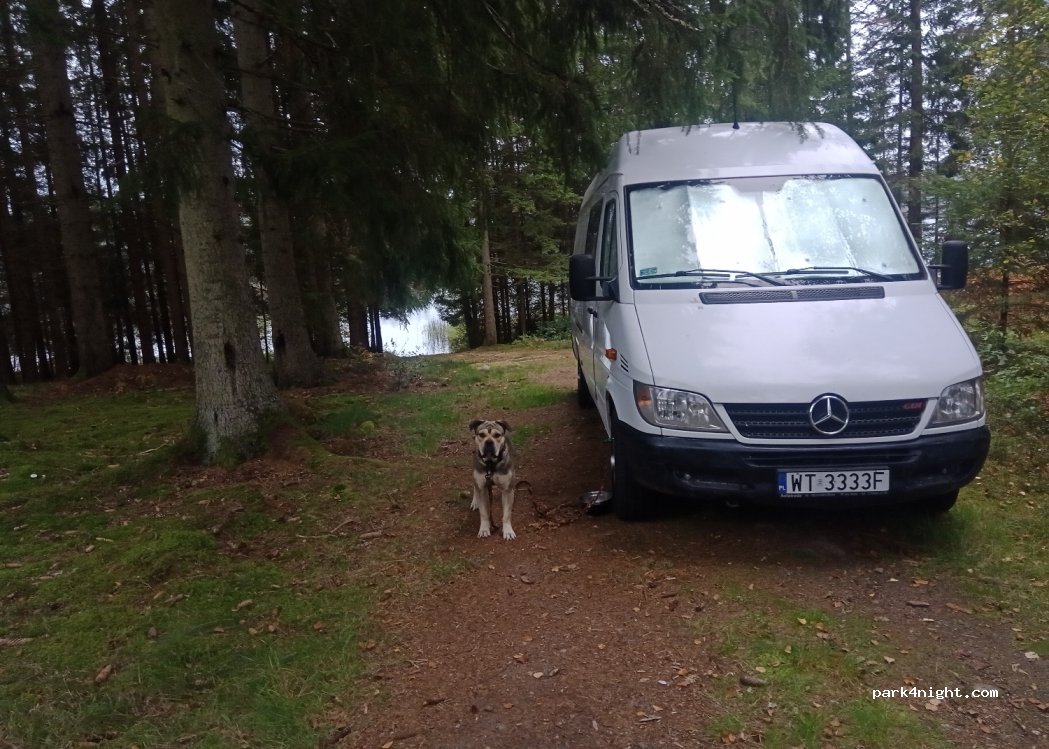 (514 53) Månstad - — foto