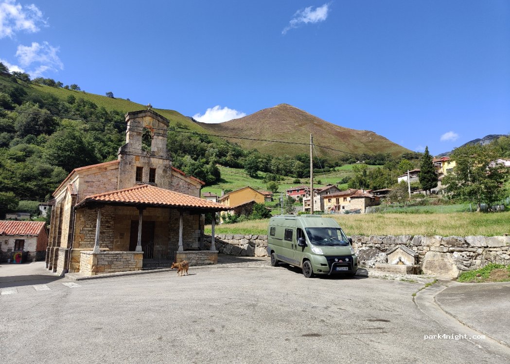 (33558) Asturias - Unnamed Road — foto