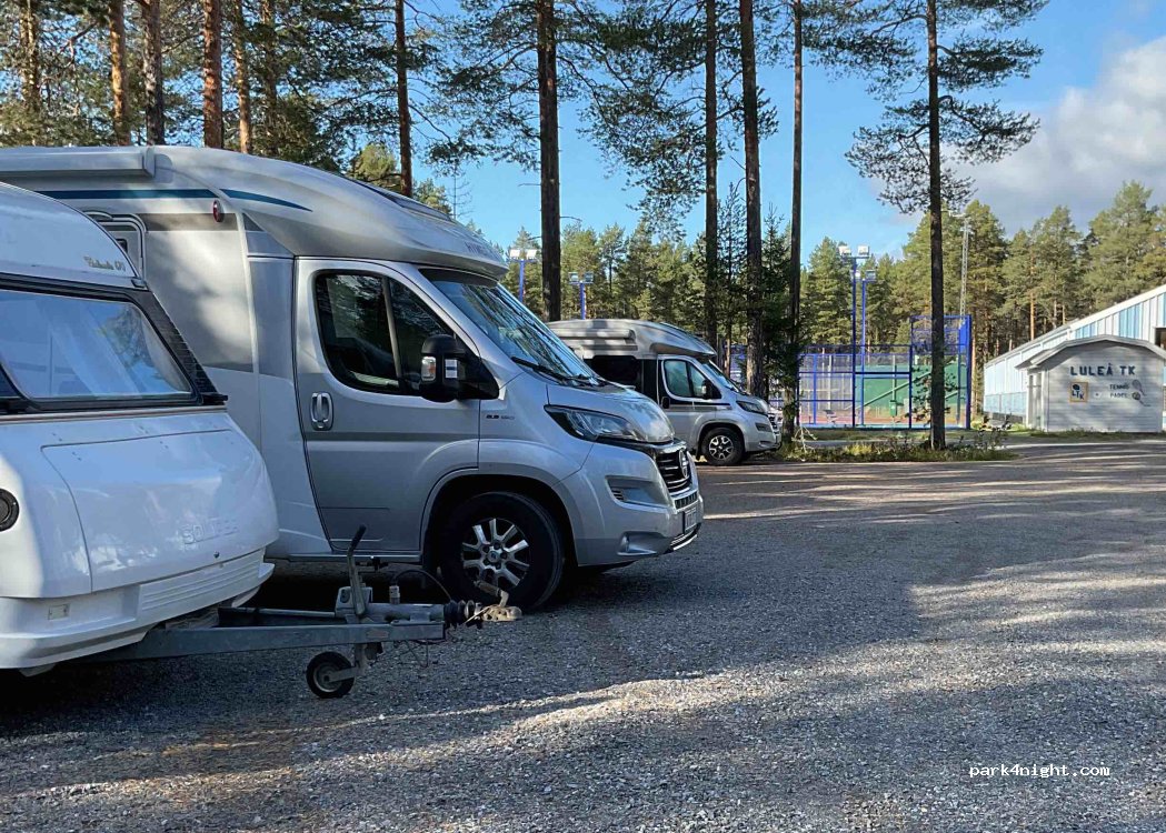 (975 94) Luleå - 57B Arcusvägen — foto