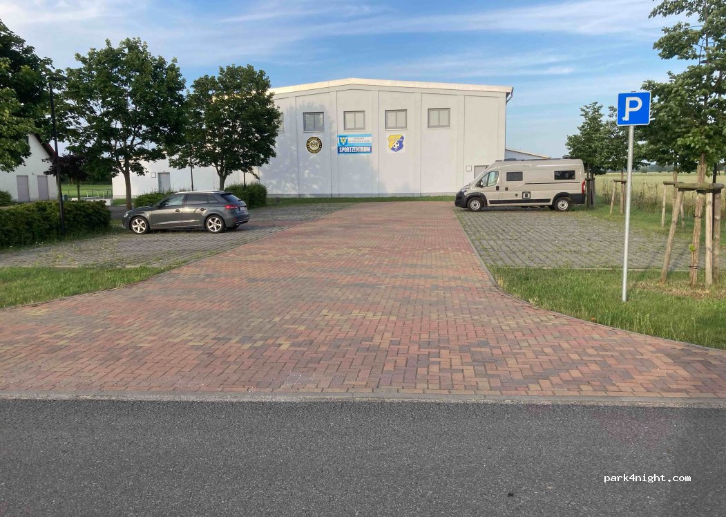 (39524) Schönhausen - Am Sportzentrum — foto