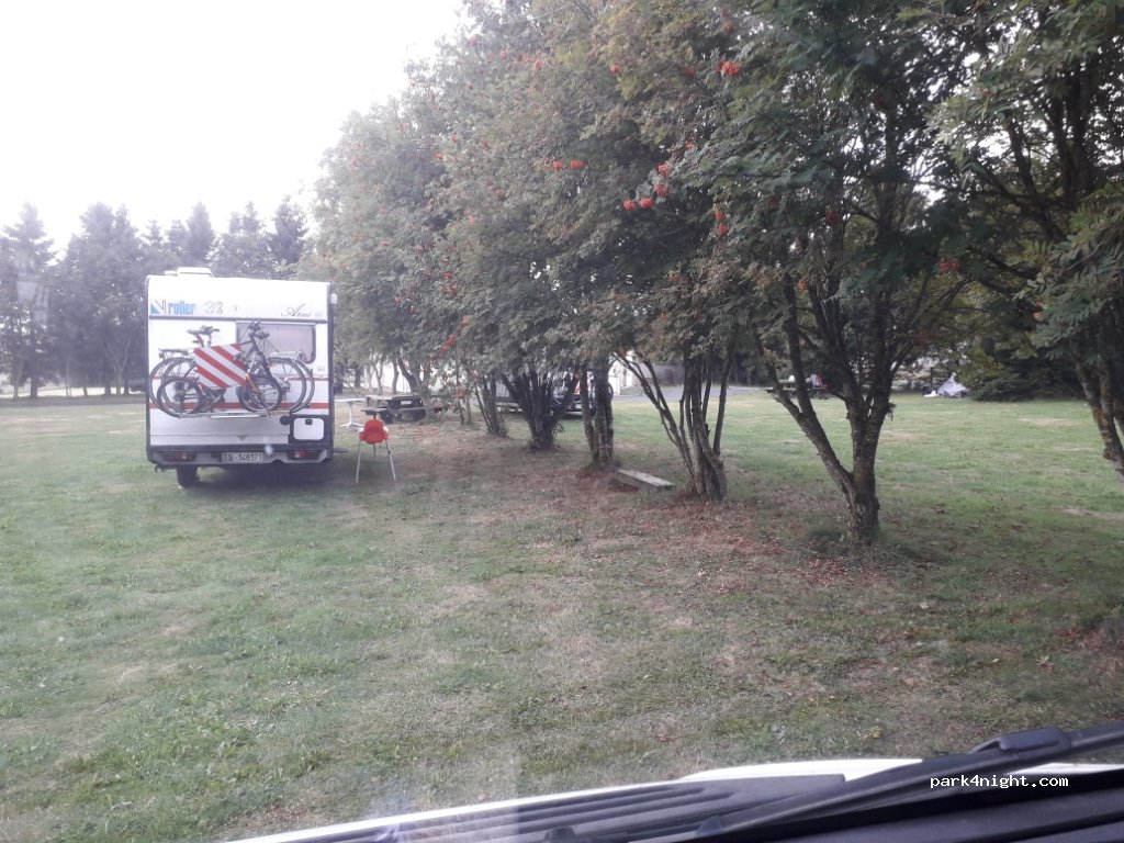 Camping municipal "Le Bouchet Saint Nicolas" — foto