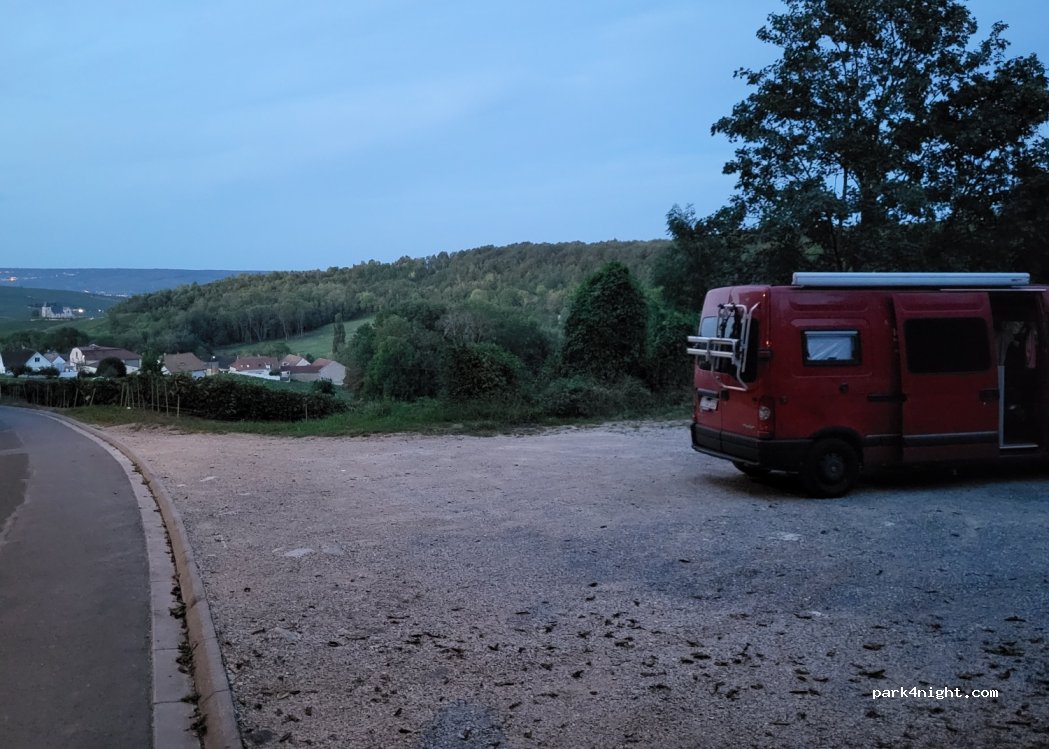 (51530) Chavot-Courcourt - 27 Chemin de la Grange aux Bois — foto 2