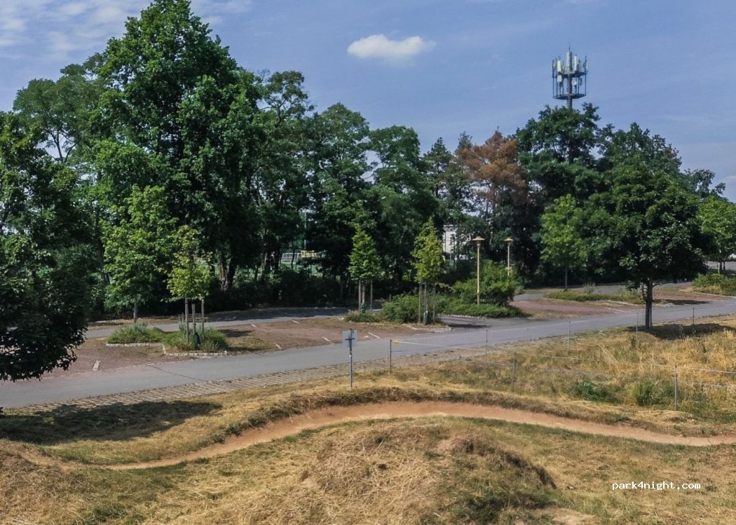 (01640) Coswig - 5 Am Sportplatz — foto