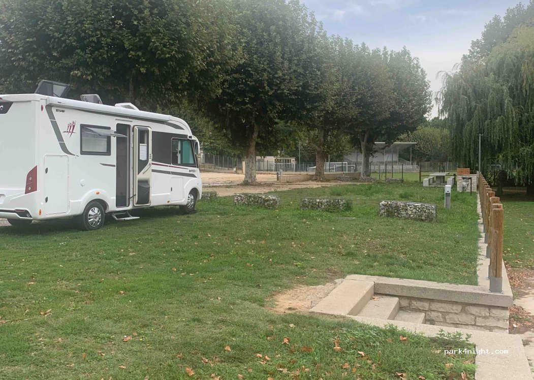 (04220) Sainte-Tulle - 168 Avenue Léo Lagrange — foto 3