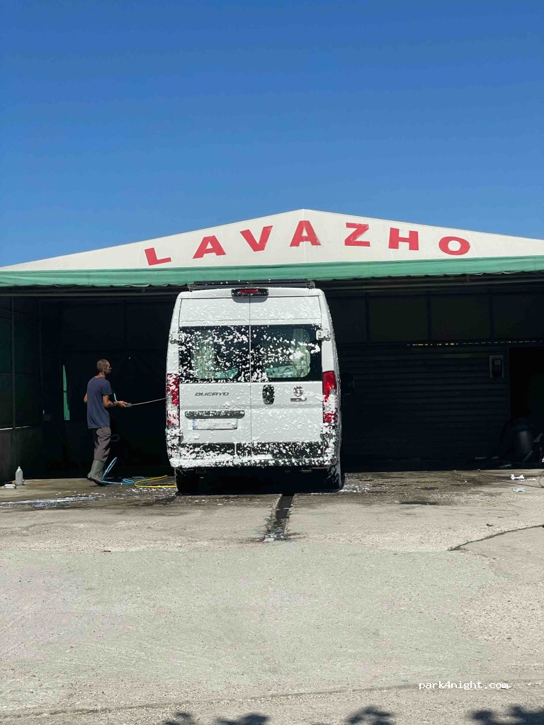 () Vlorë - Rruga Nikolla Xhuveli — foto 2