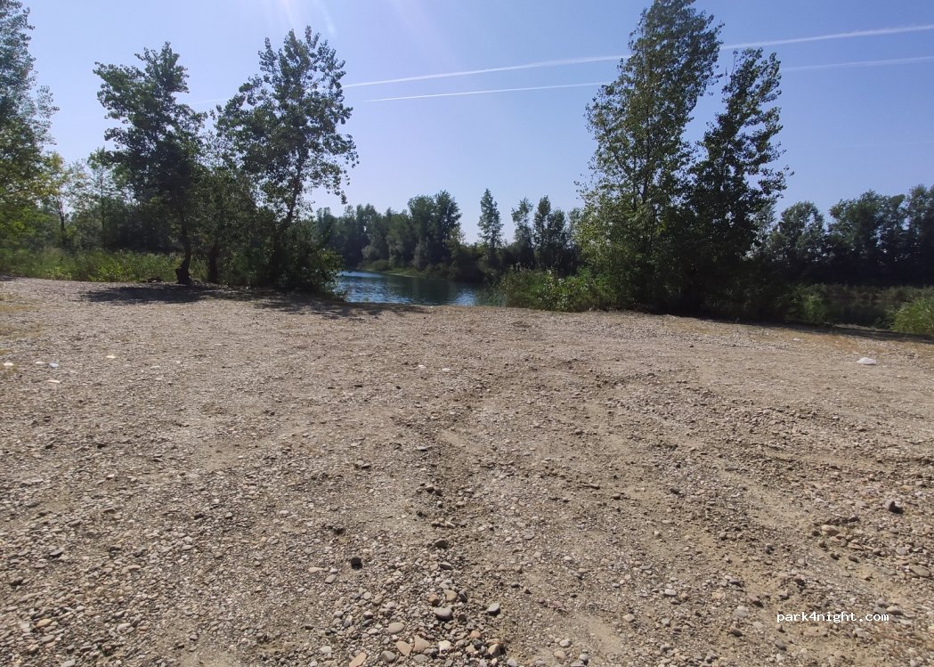 (76300) Dvorovi - Unnamed Road — foto 2