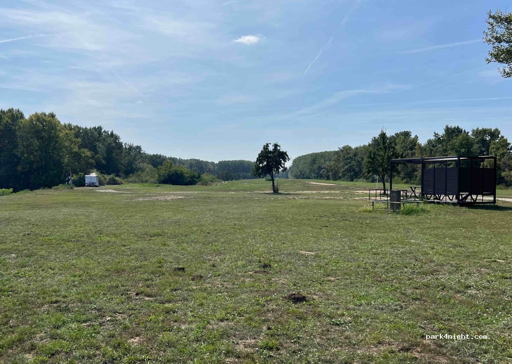 (3384) Kisköre - Unnamed Road — foto
