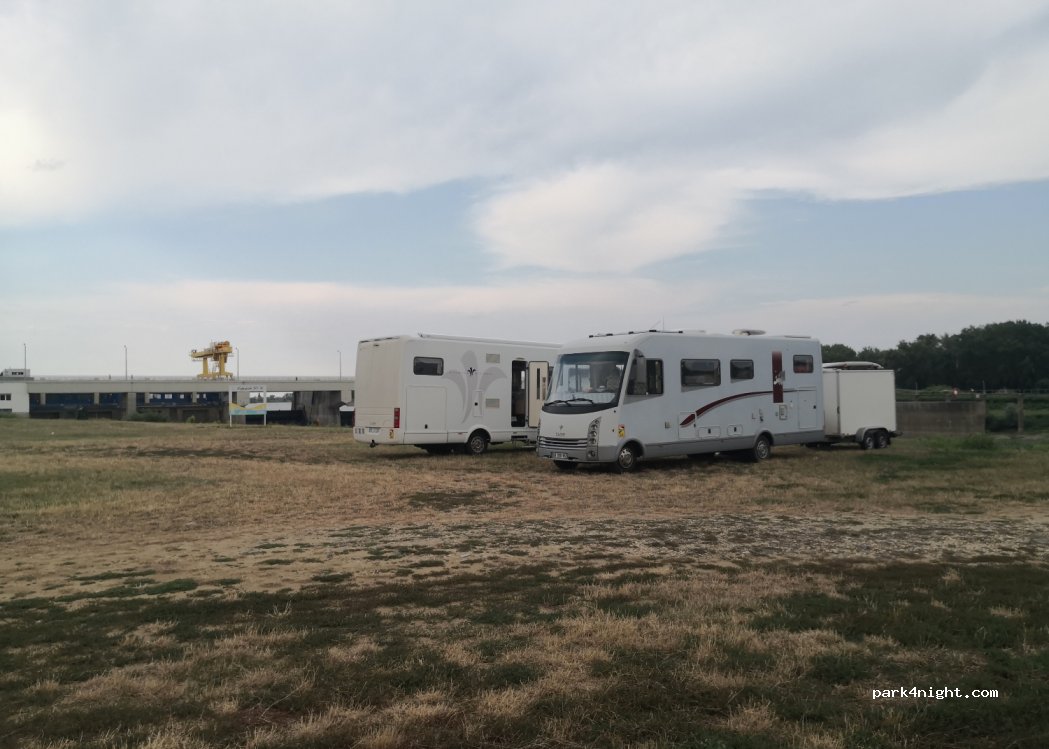 (3384) Kisköre - Unnamed Road — foto 4