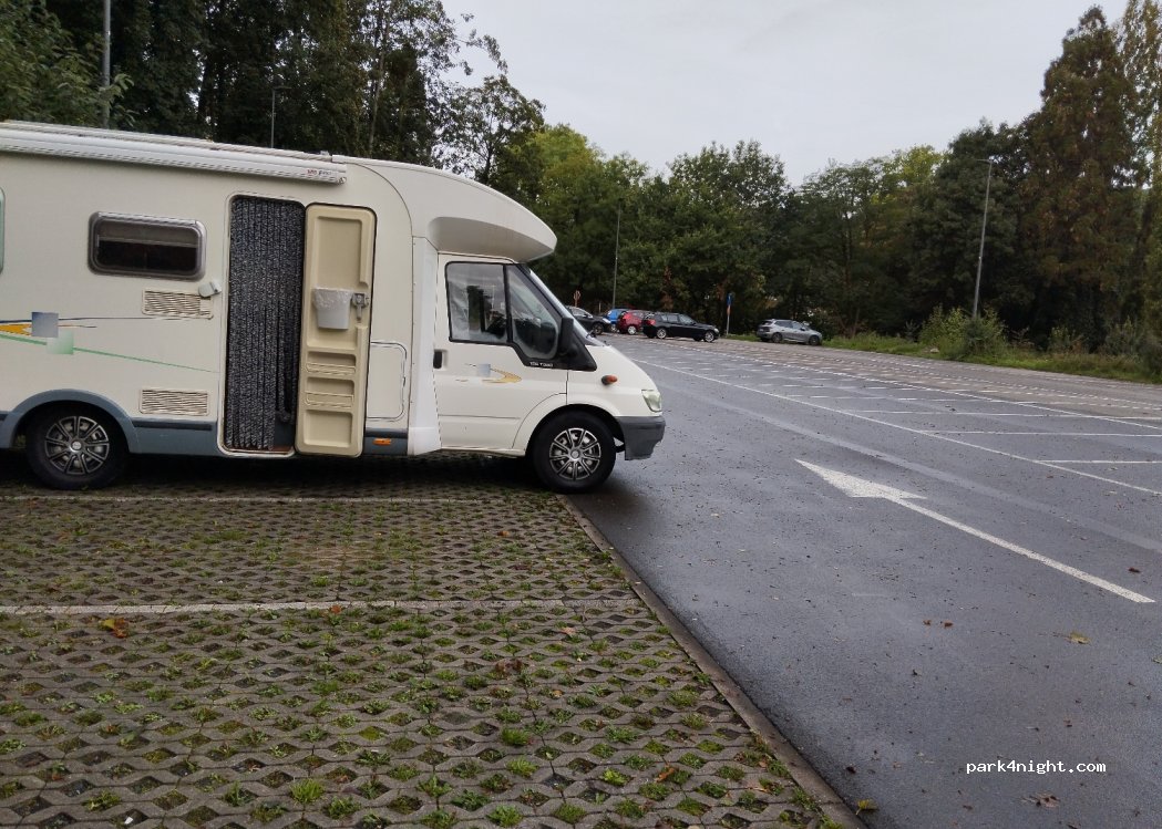 (4130) Esneux - 1 Place du Saucy — foto