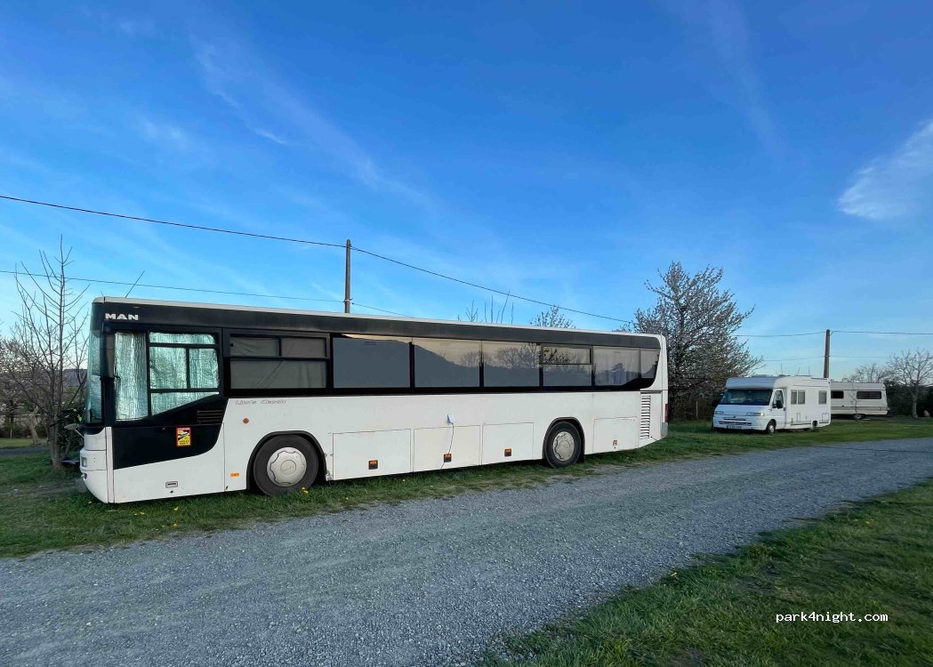 Aire de campingacar Les Troliers — foto 2