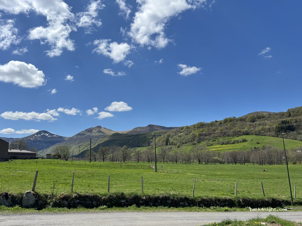 Camping Onlycamp - Les Monts du Cantal — foto