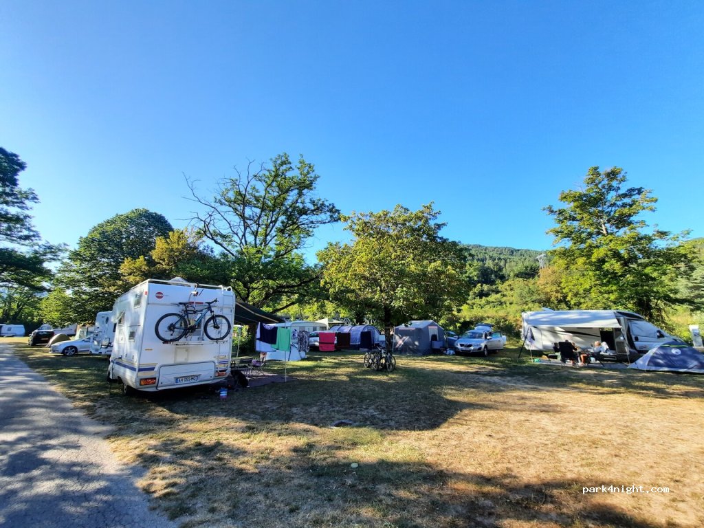 Camping Onlycamp - Les Monts du Cantal — foto 3