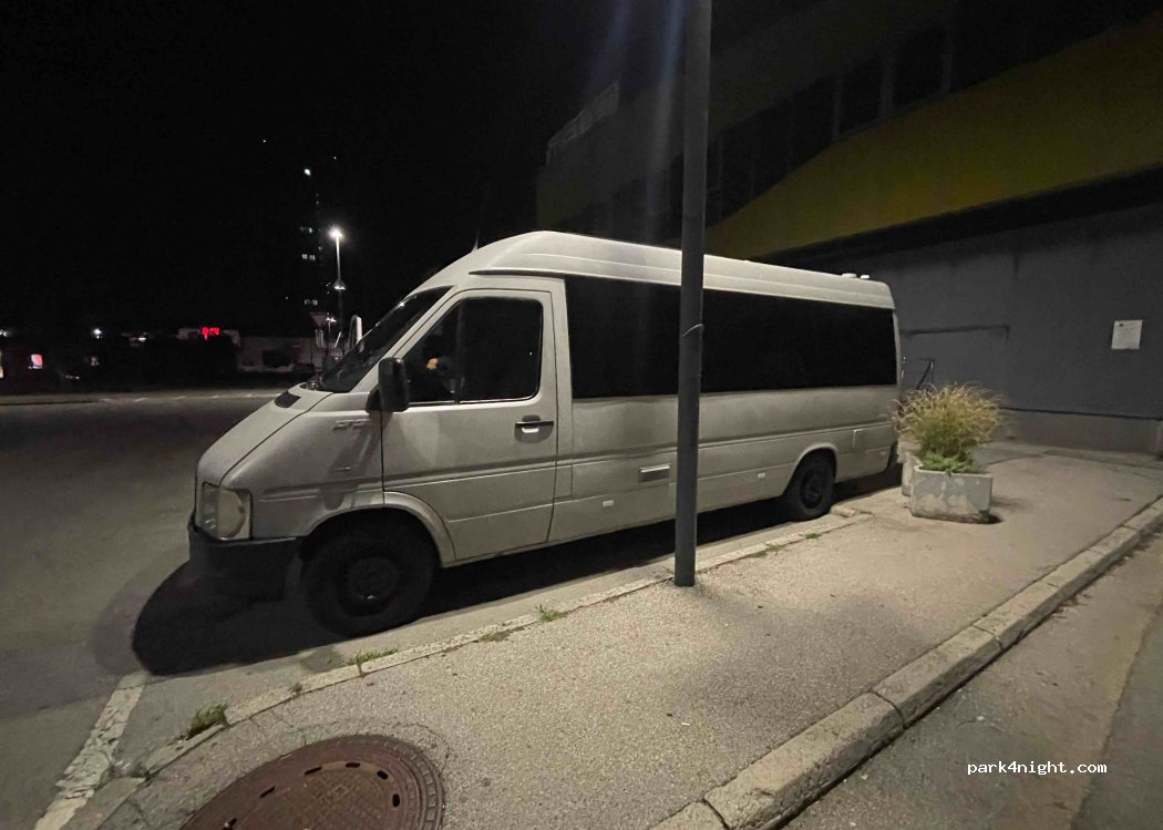 (1000) Ljubljana - 152 Šmartinska cesta — foto 4