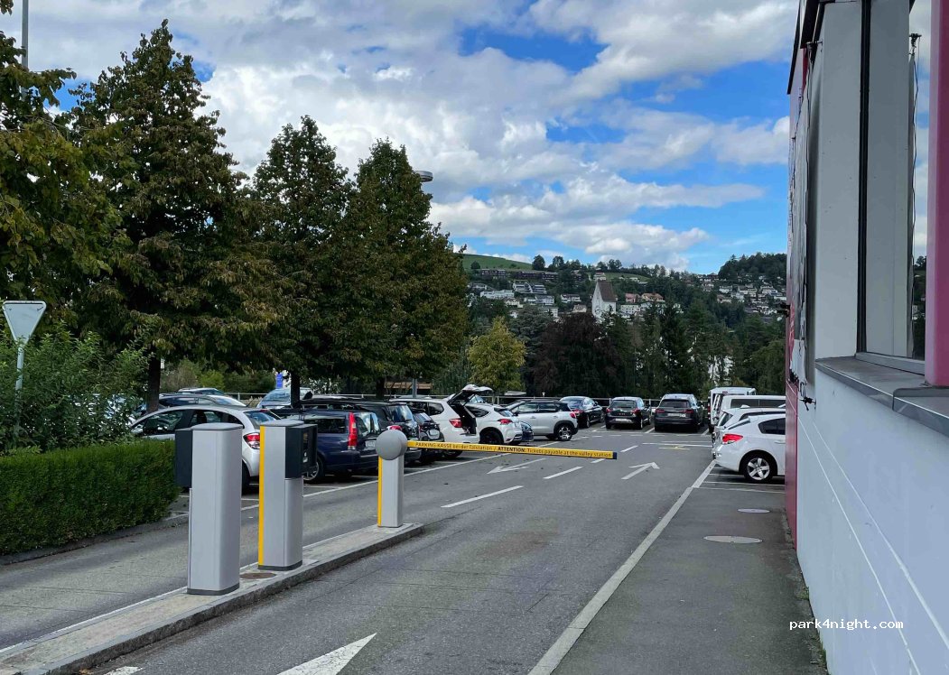 (6010) Kriens - 2 Schlossweg — foto