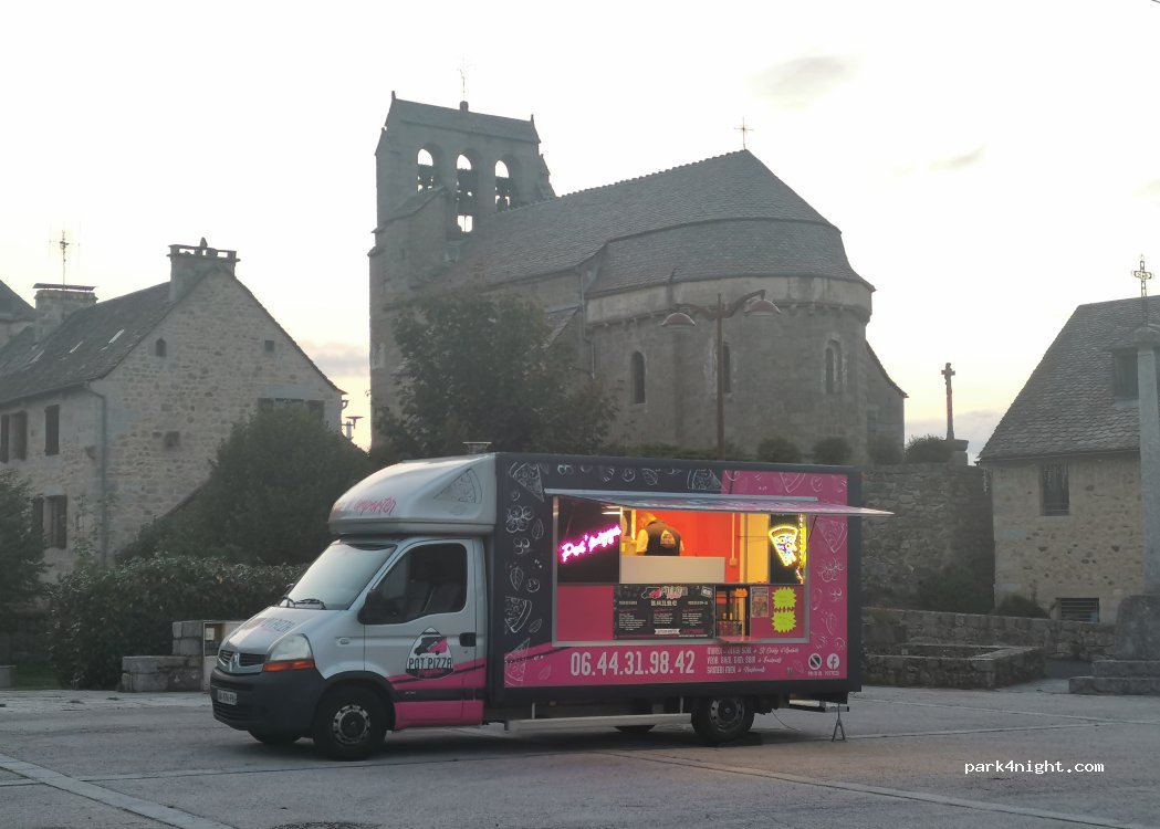 (48310) Fournels - Place du Foirail — foto 4