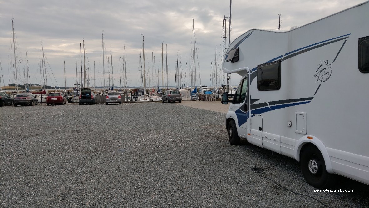 Nappedam Lystbådehavn — foto