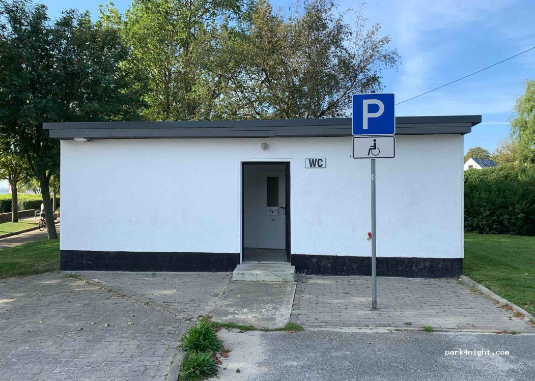 (18556) Dranske - 2 Hafenstraße — foto 2