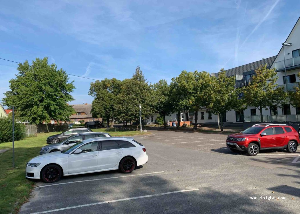 (18556) Dranske - 2 Hafenstraße — foto 3