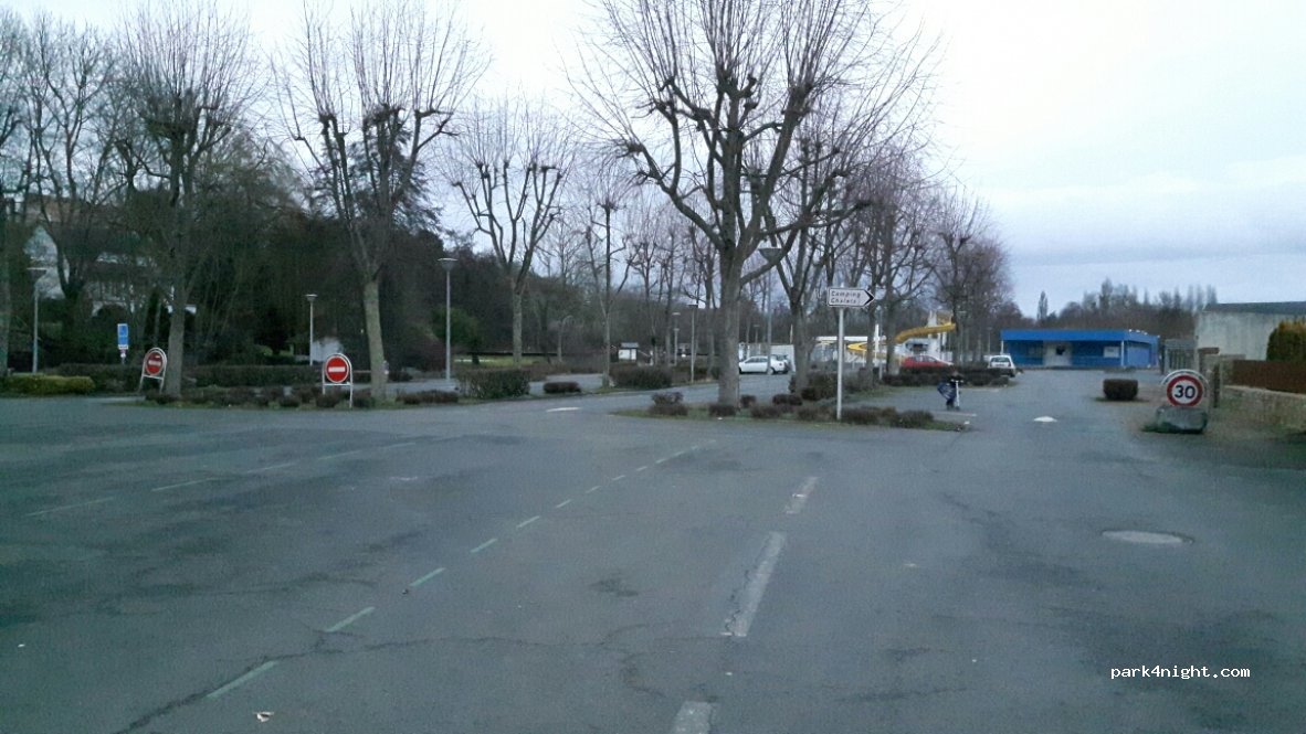 (72540) Loué - 43 Place Albert Etiembre — foto 2