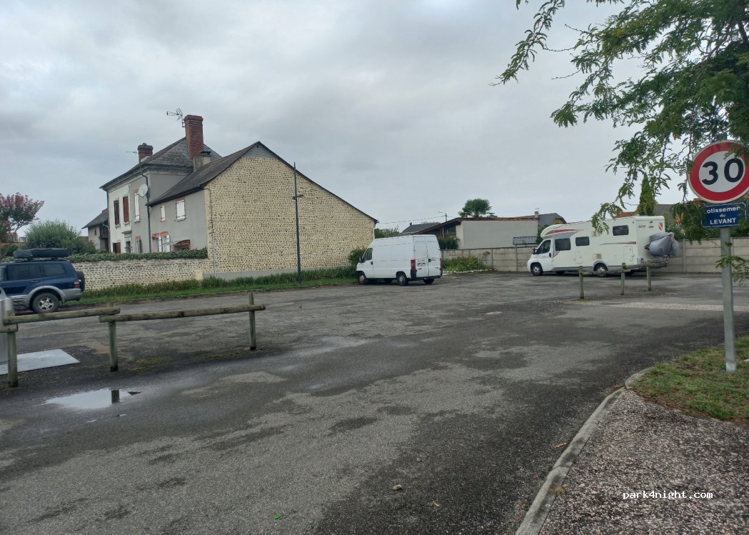 (65460) Bours - 3 Rue du Levant — foto