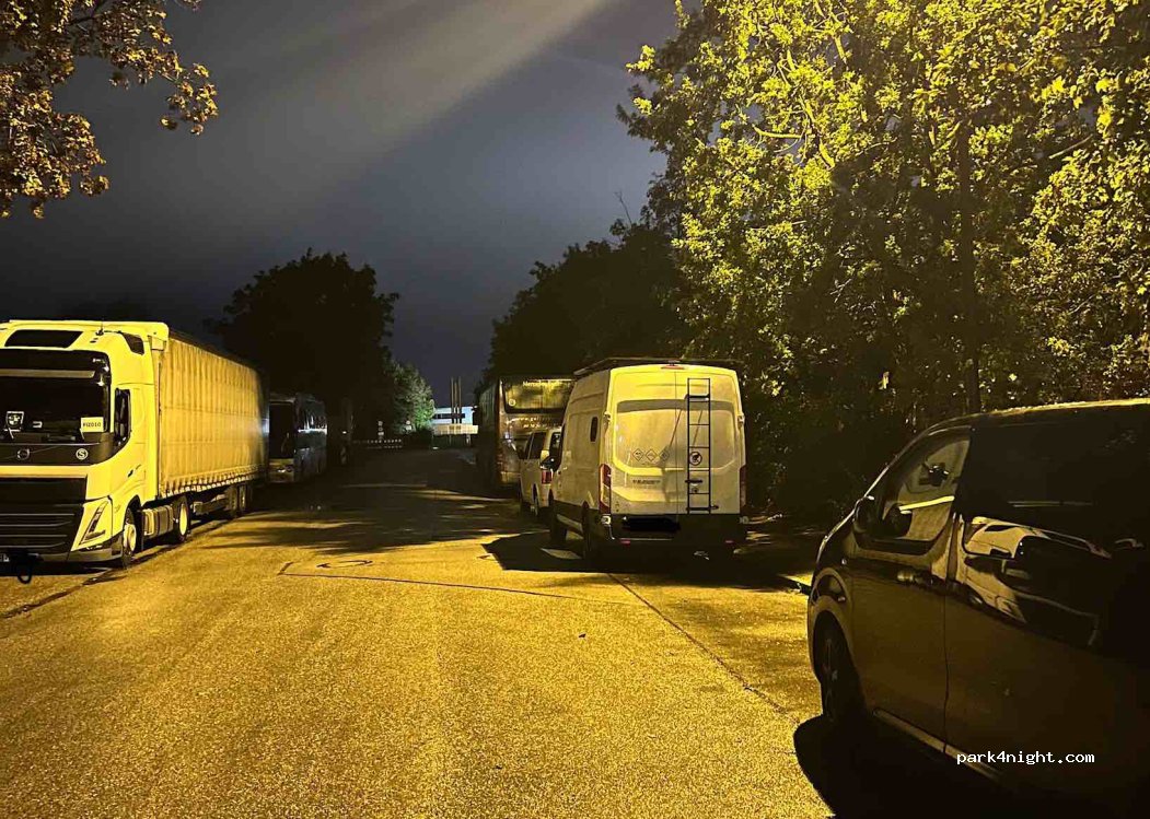 (85748) Garching bei München - — foto
