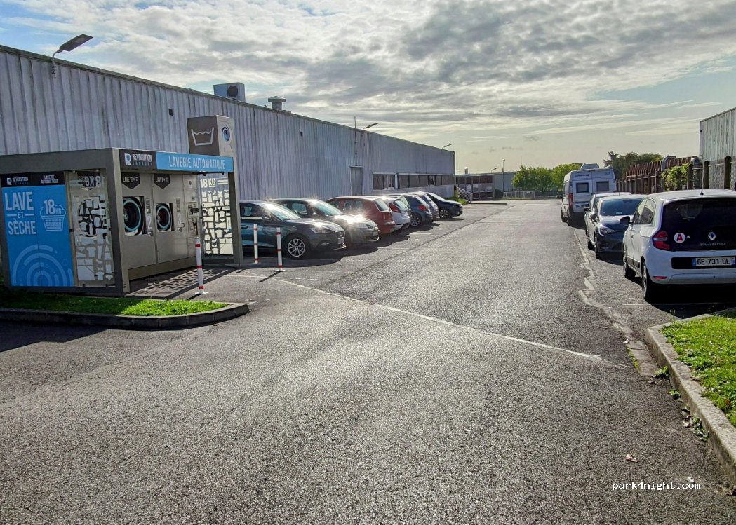 (60300) Senlis - 5-7 Avenue Eugène Gazeau — foto