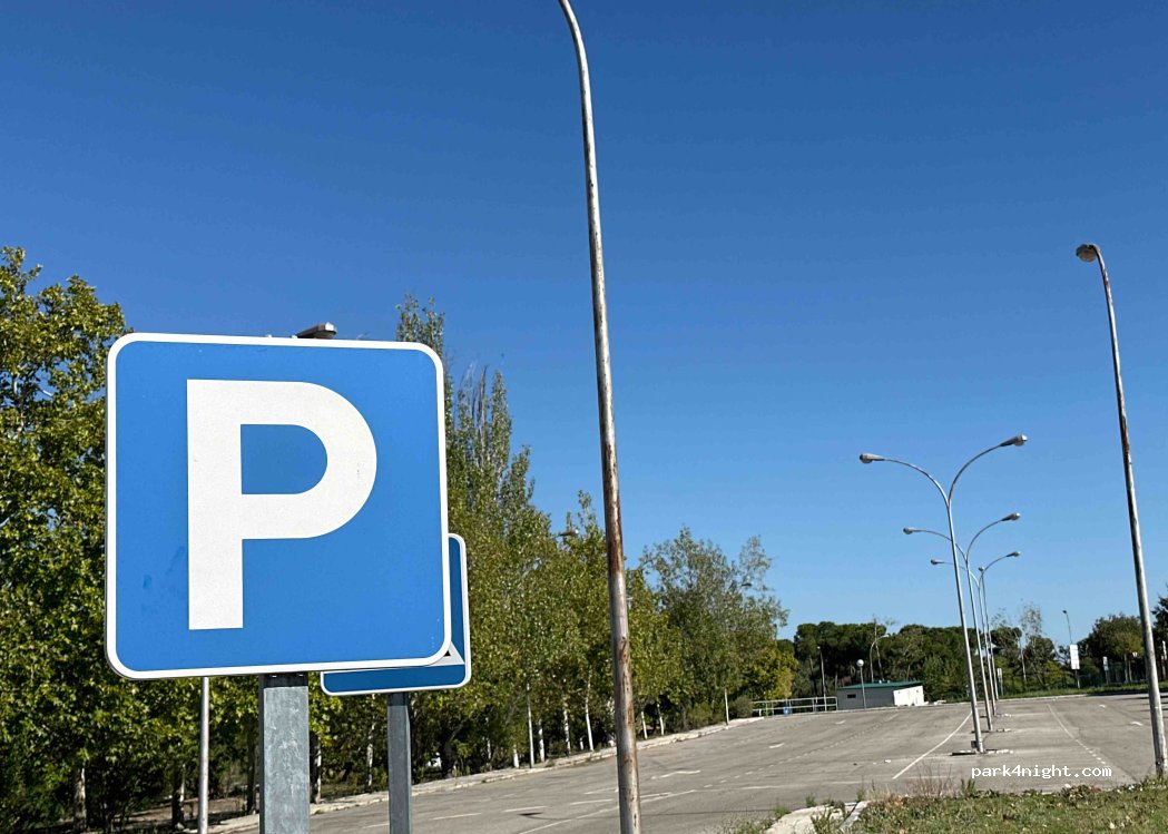 (28223) Pozuelo de Alarcón - 96C Carretera de Húmera — foto