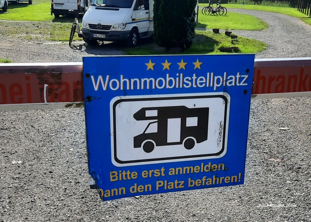 Wohnmobilstellplatz am Campingplatz Bad Karlshafen — foto 2