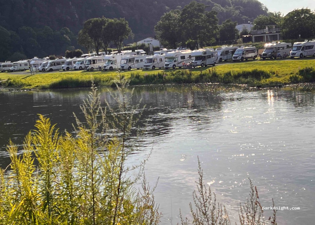 Wohnmobilstellplatz am Campingplatz Bad Karlshafen — foto 3
