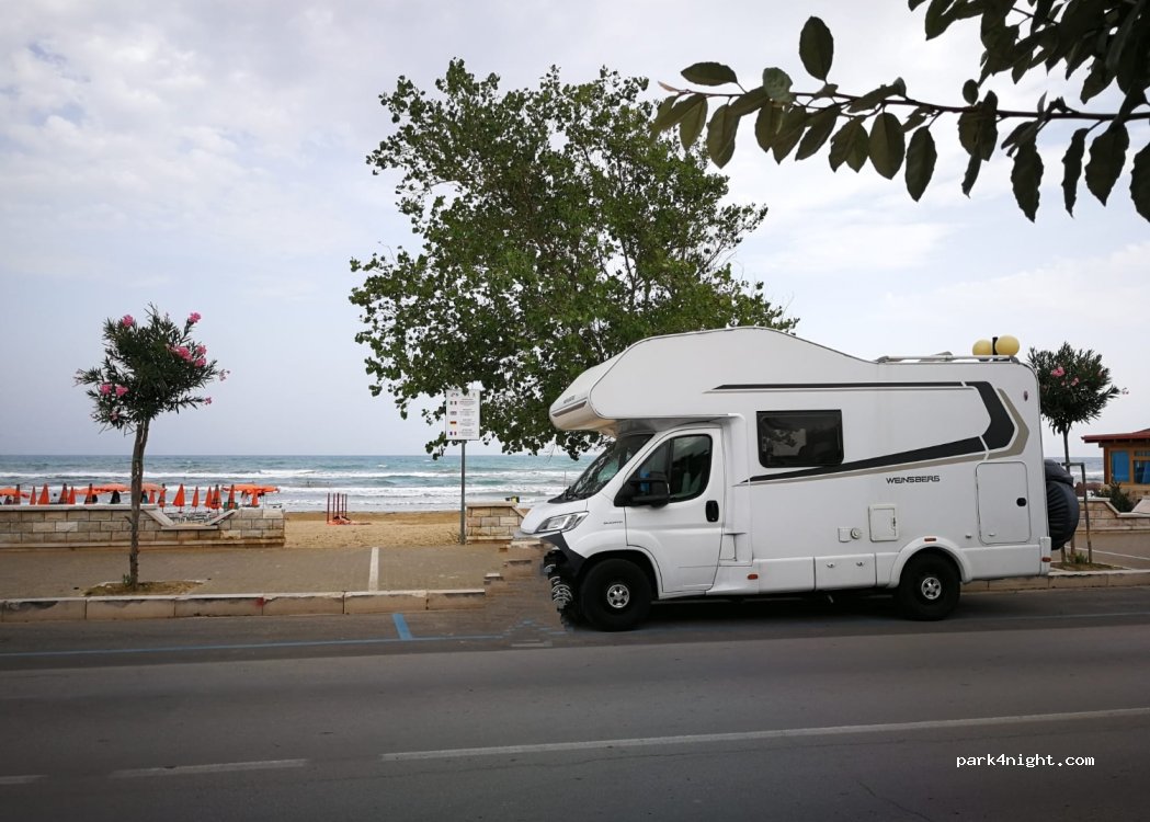 (71019) Vieste - 3 Lungomare Enrico Mattei — foto