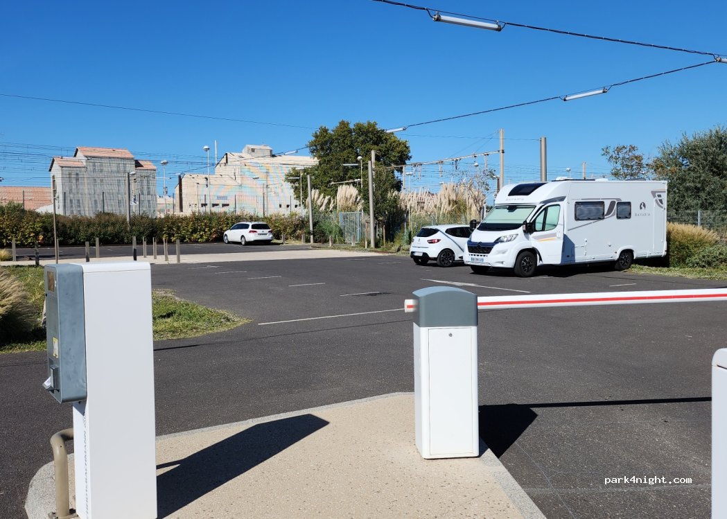(34200) Sète - 1 Quai Vauban — foto 2