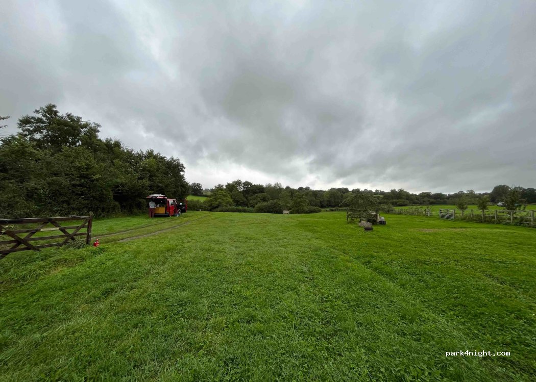 Walnut Tree Farm Camping — foto 4