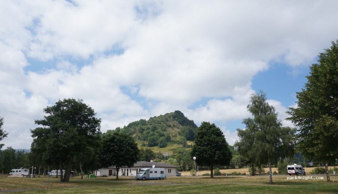 Camping de Mon Village de Murat Le Stalapos — foto