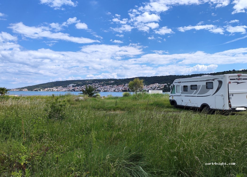 (21220) Trogir - 10 Pantan ulica — foto