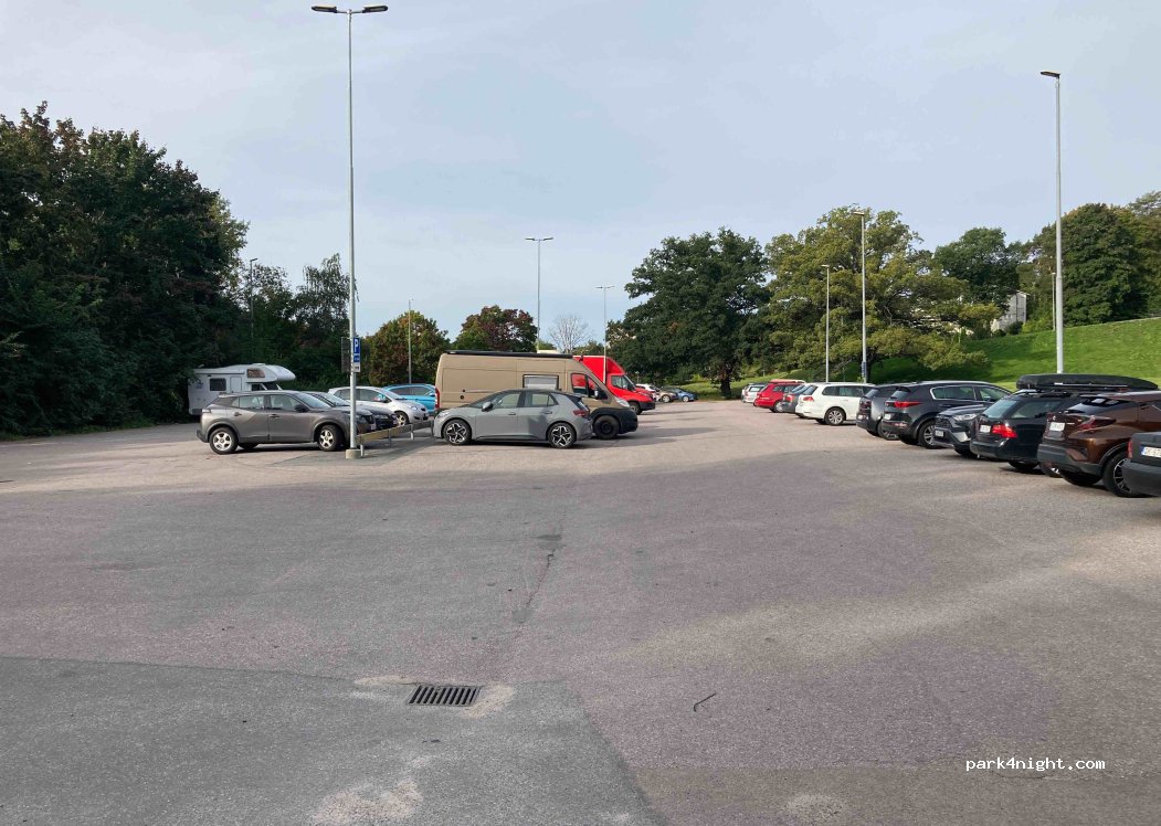 (181 61) Lidingö - 2 Mjölksurrevägen — foto