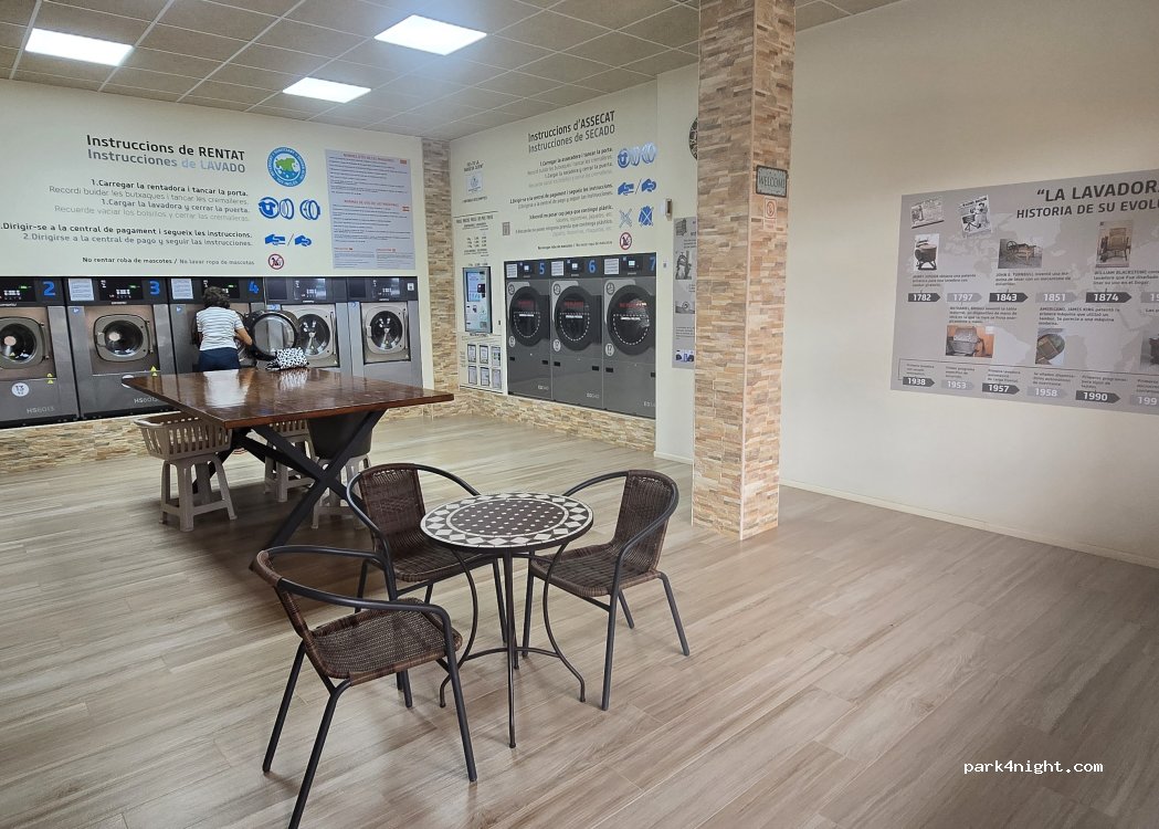 (17200) Palafrugell - 6 Plaça del Mestre Joan Planas — foto 3