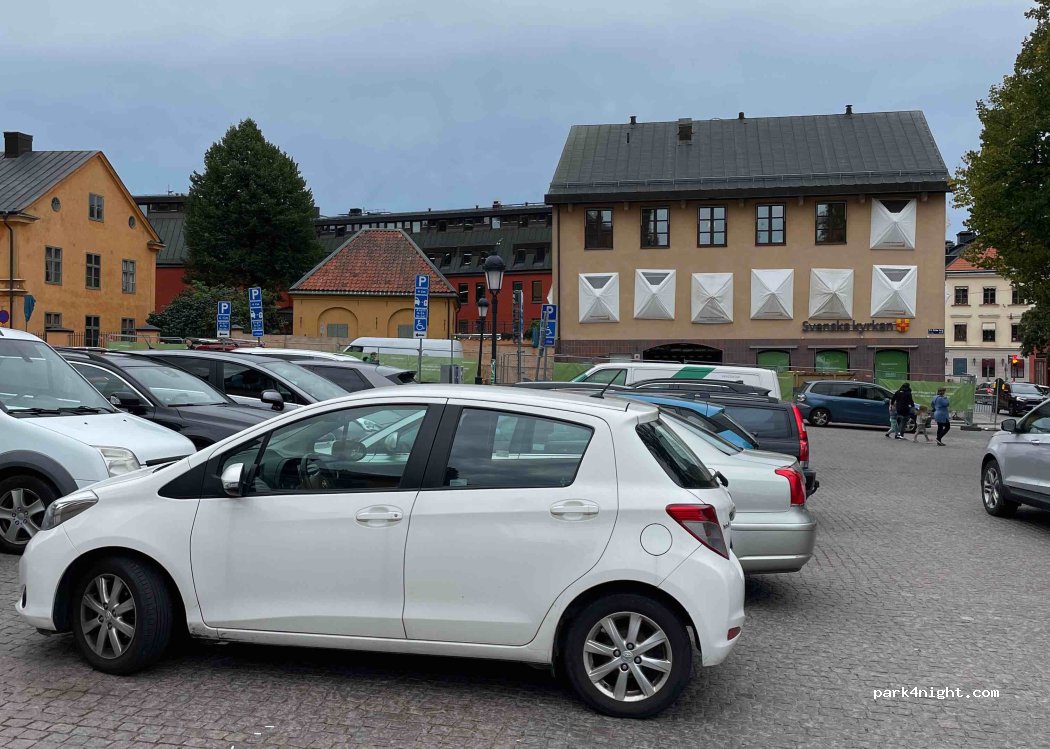 (753 10) Uppsala - 3 S:t Eriks torg — foto