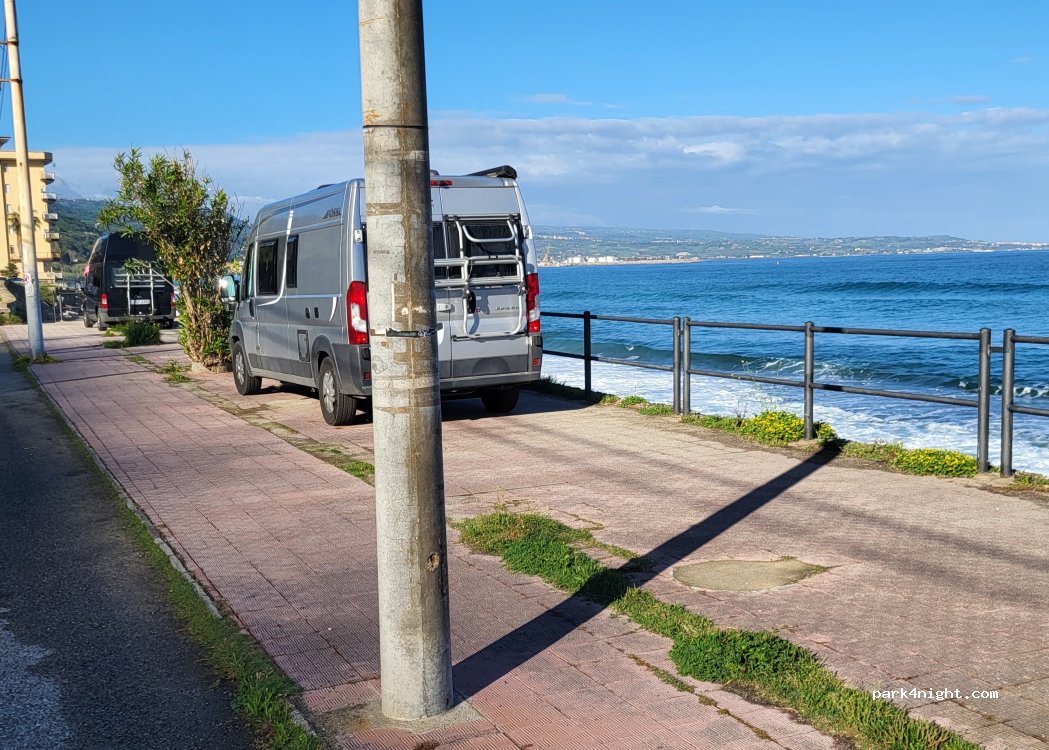 (89812) Pizzo - 262 Via Alcide De Gasperi — foto