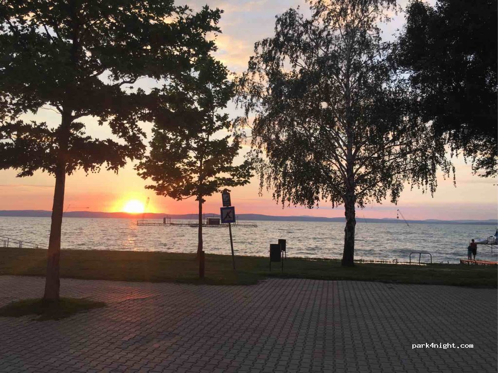 Aranypart Camping — foto