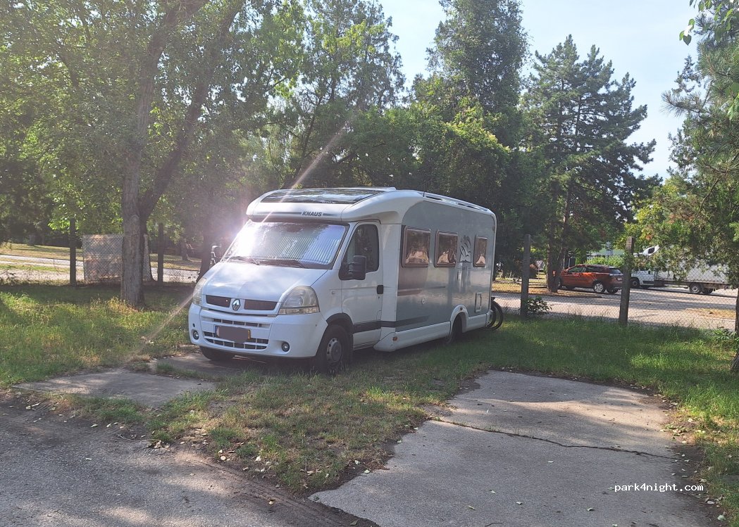 (943 01) Štúrovo - 54A Hlavná — foto