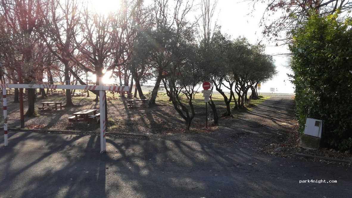 (04500) Sainte-Croix-du-Verdon - Route du Bord du Lac — foto