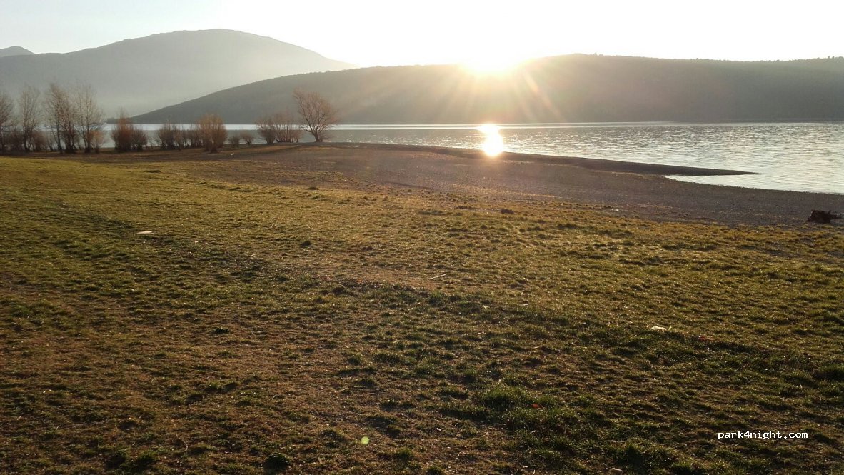 (04500) Sainte-Croix-du-Verdon - Route du Bord du Lac — foto 3