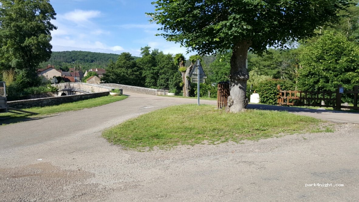 (89200) Givry - 10 Rue du Pont — foto 2