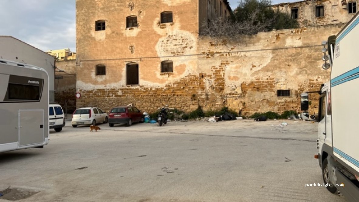 (92019) Sciacca - 6 Piazza Consiglio — foto