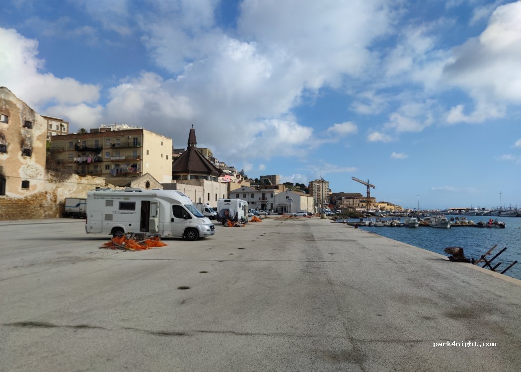 (92019) Sciacca - 6 Piazza Consiglio — foto 2